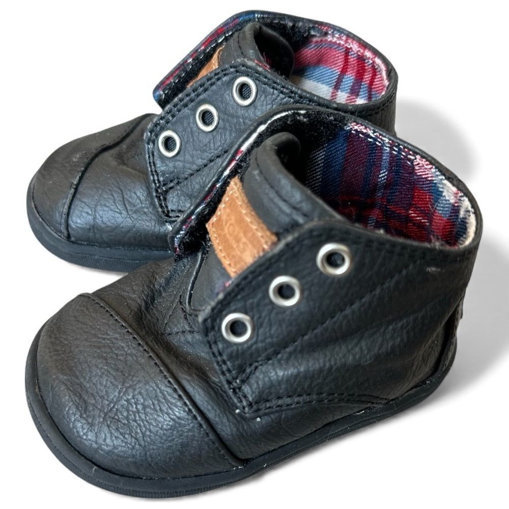 Toms baby boots size 4 black plaid hook & loop faux leather easy on